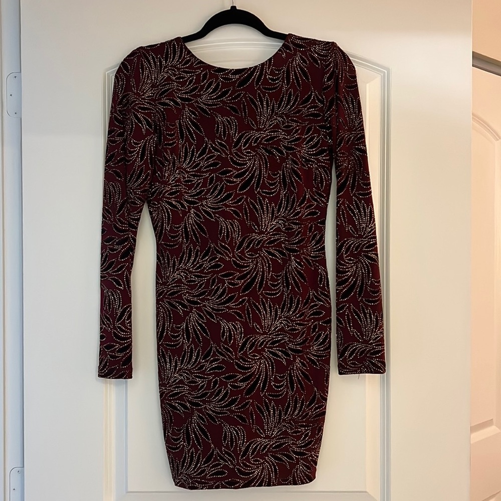 Fitted maroon/gold/black glitter dress, medium